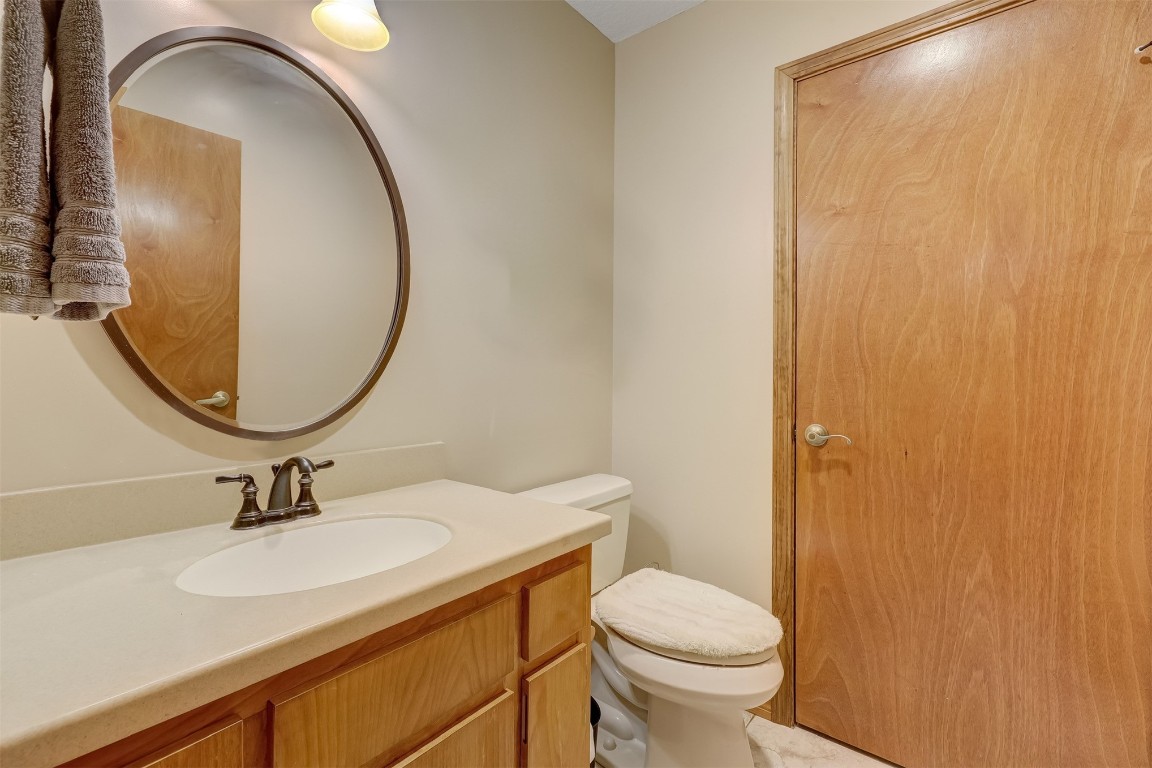 2002 RIVER OAKS DRIVE