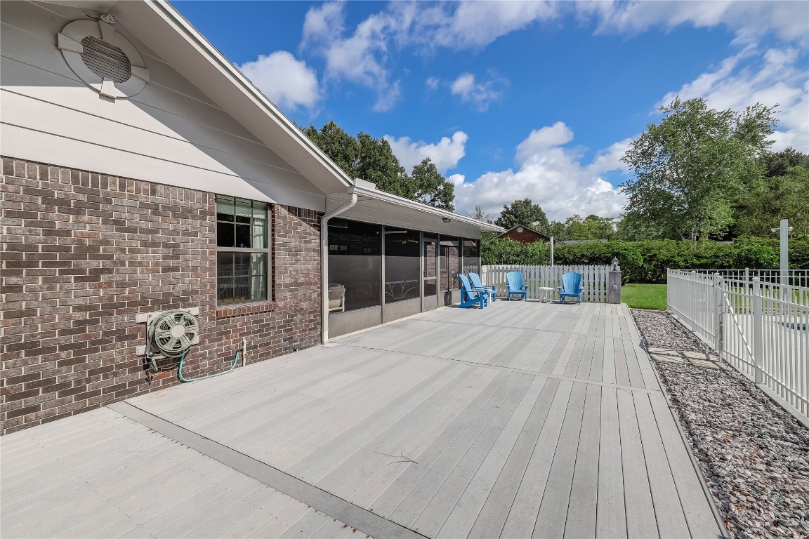 2002 RIVER OAKS DRIVE