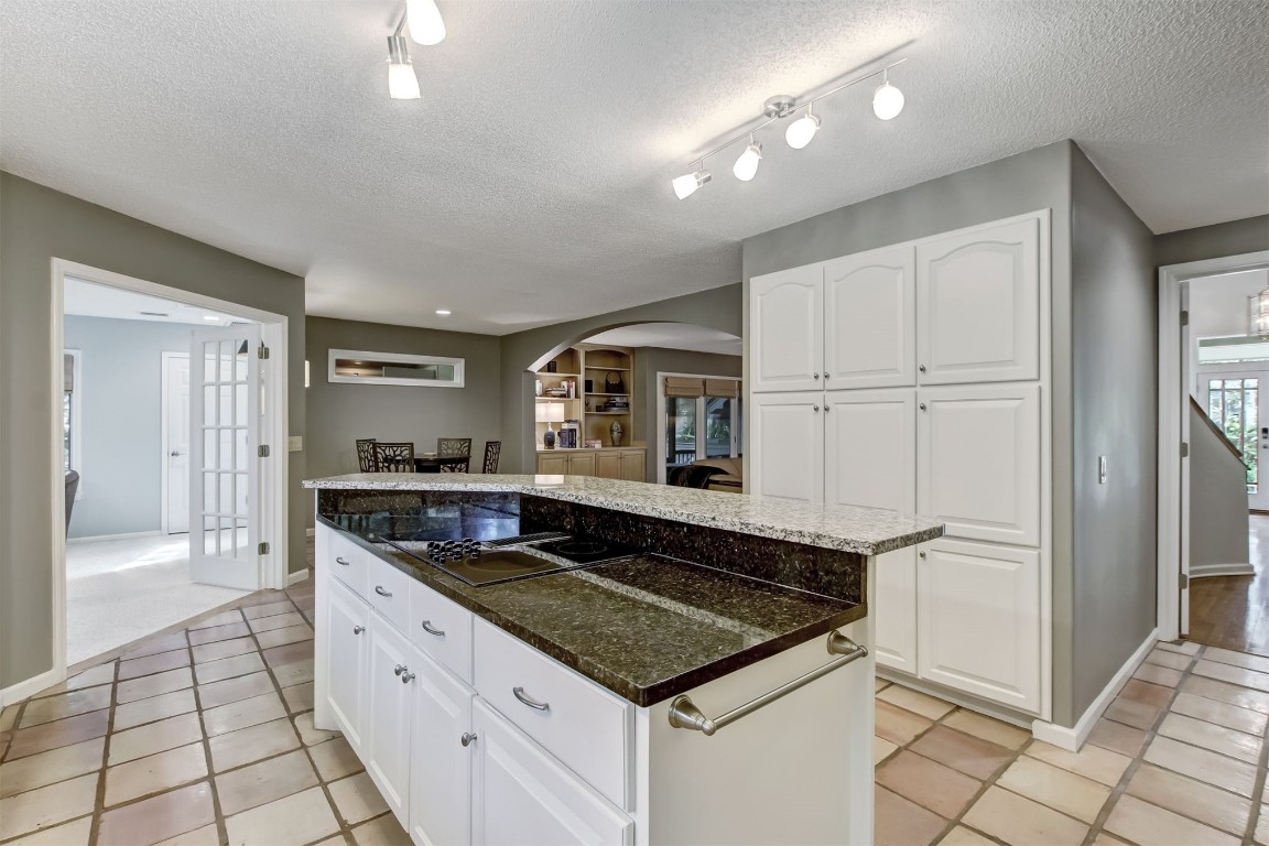 19 SPARKLEBERRY COURT