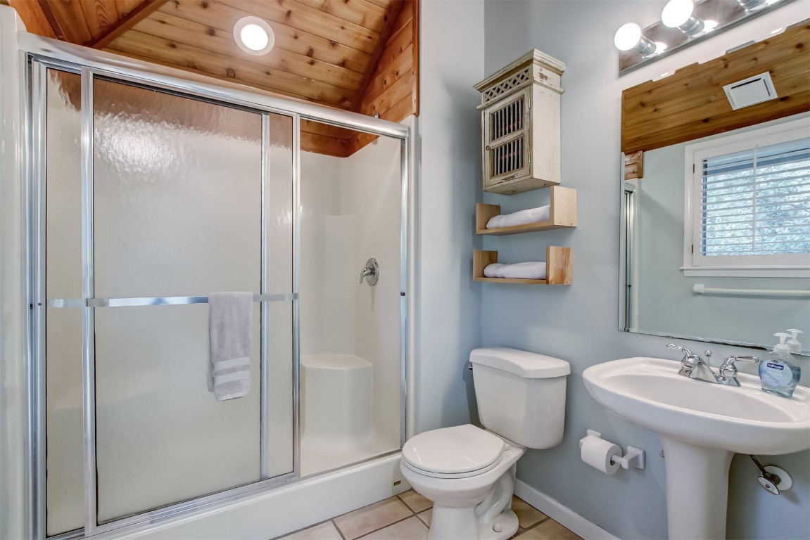 19 SPARKLEBERRY COURT