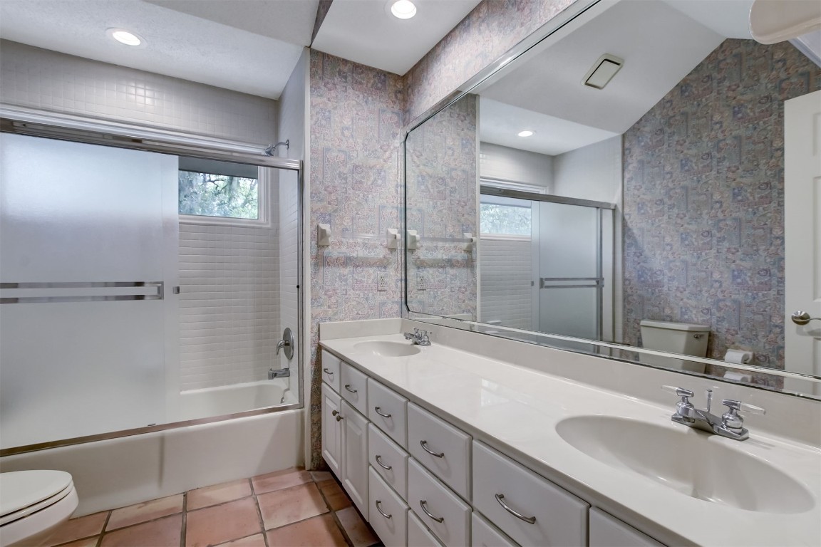 19 SPARKLEBERRY COURT