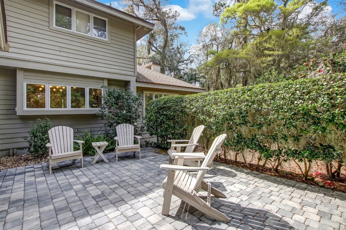 19 SPARKLEBERRY COURT