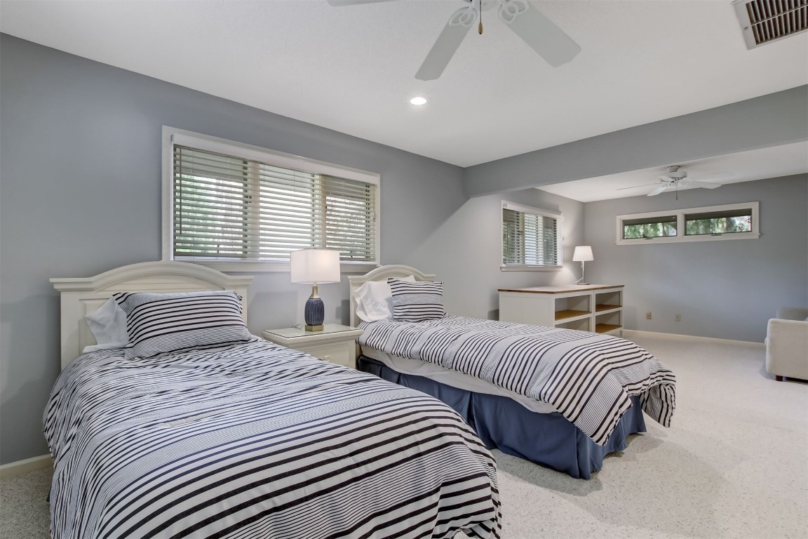 19 SPARKLEBERRY COURT