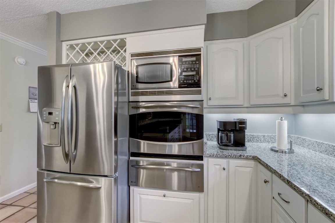 19 SPARKLEBERRY COURT