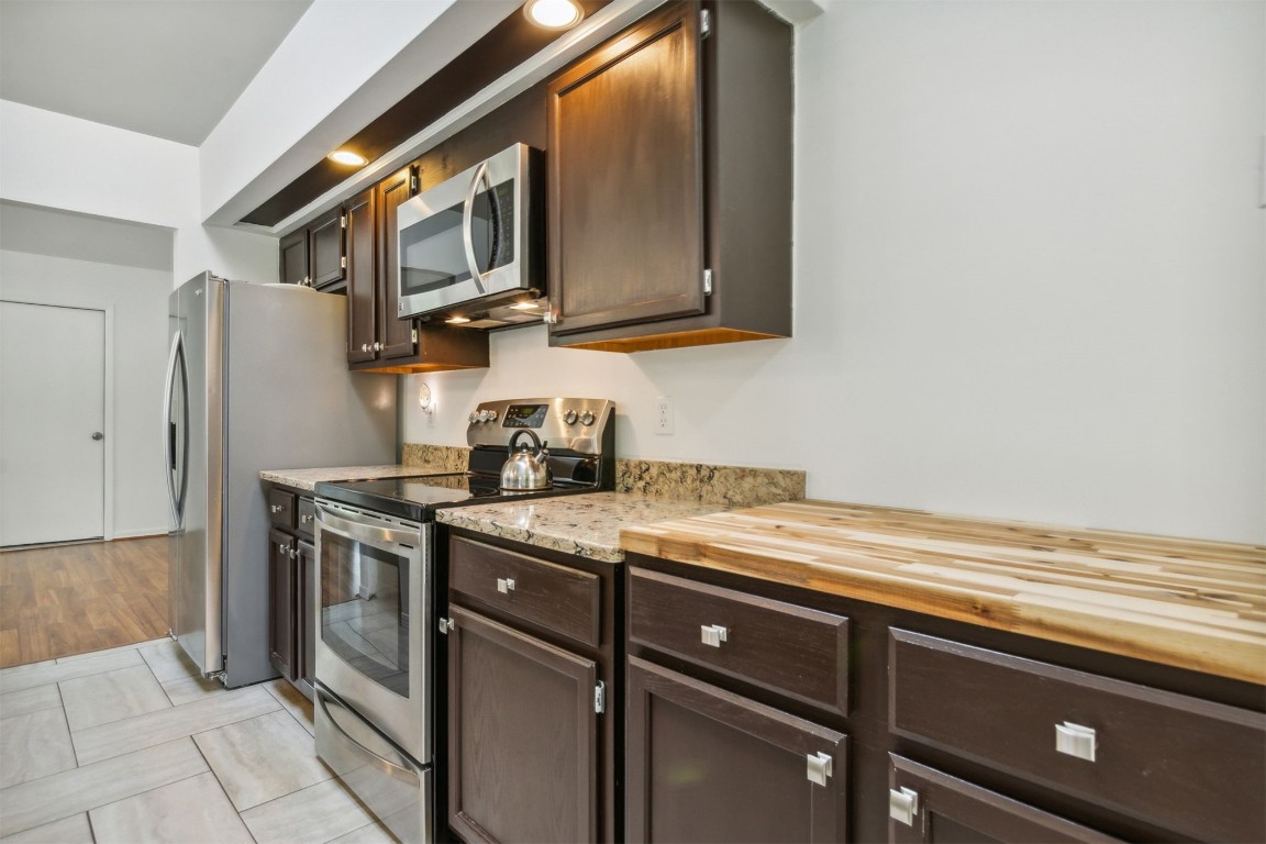 2033 BONNIE OAKS DRIVE