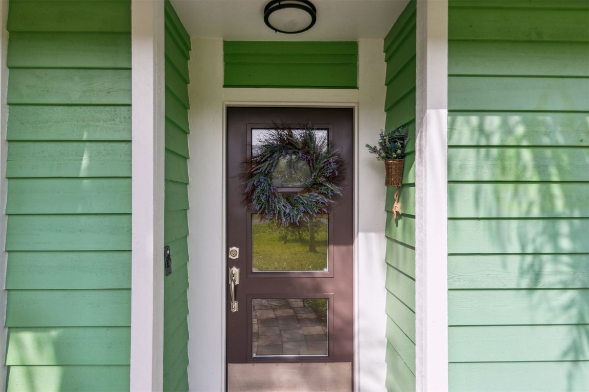 2033 BONNIE OAKS DRIVE