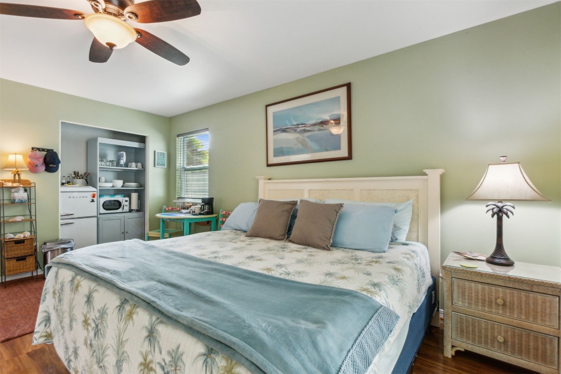 2033 BONNIE OAKS DRIVE