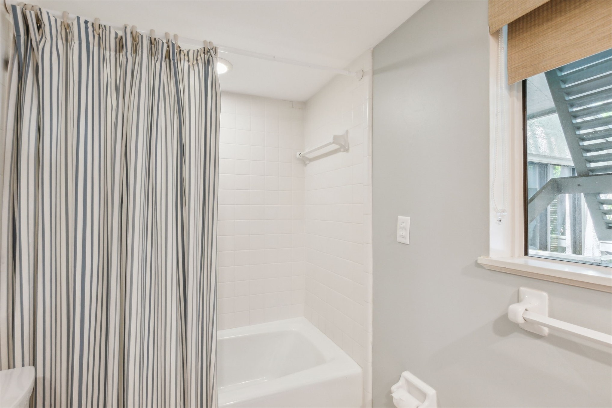 3004 SEA MARSH ROAD 3004
