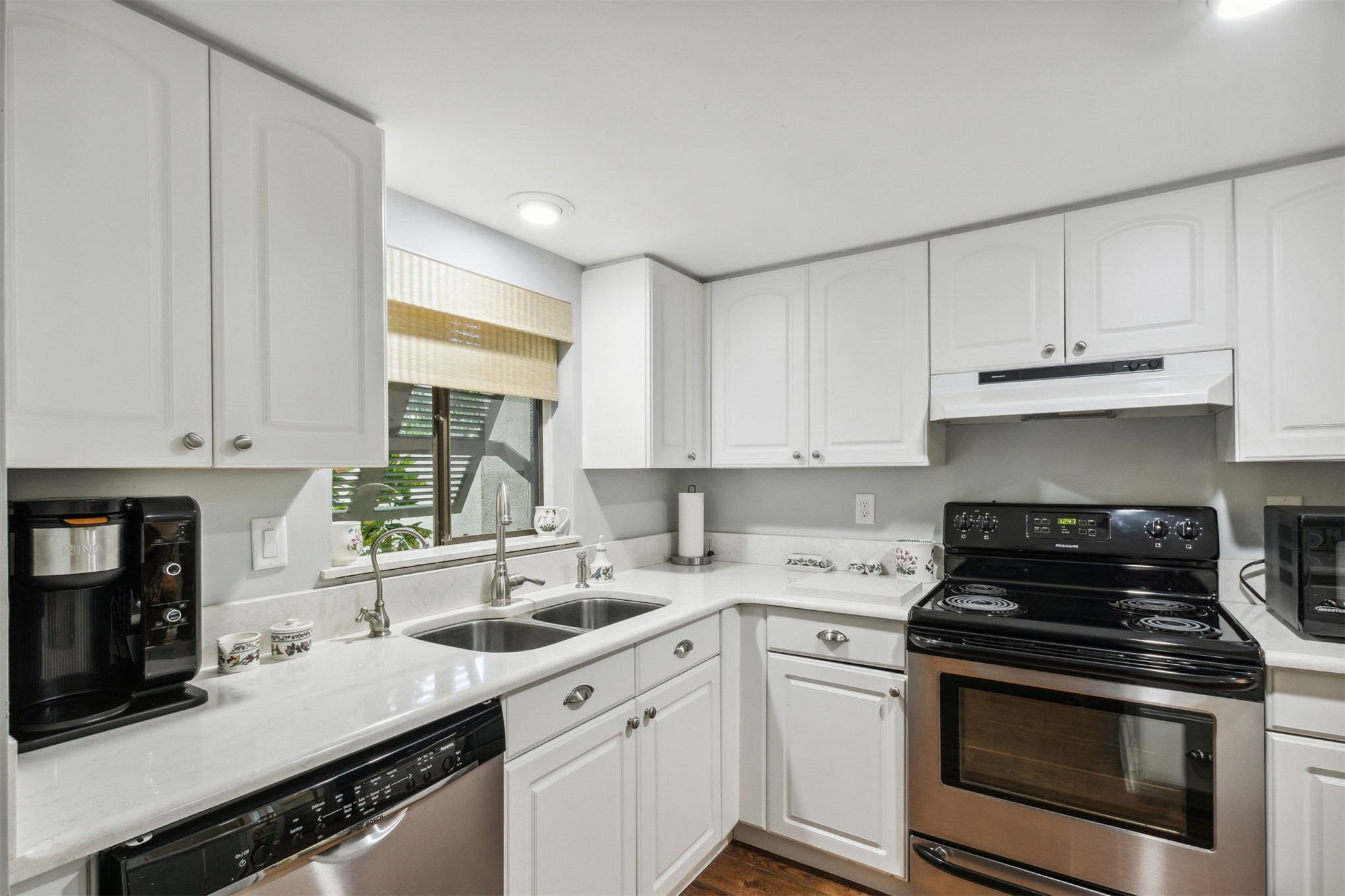 3004 SEA MARSH ROAD 3004