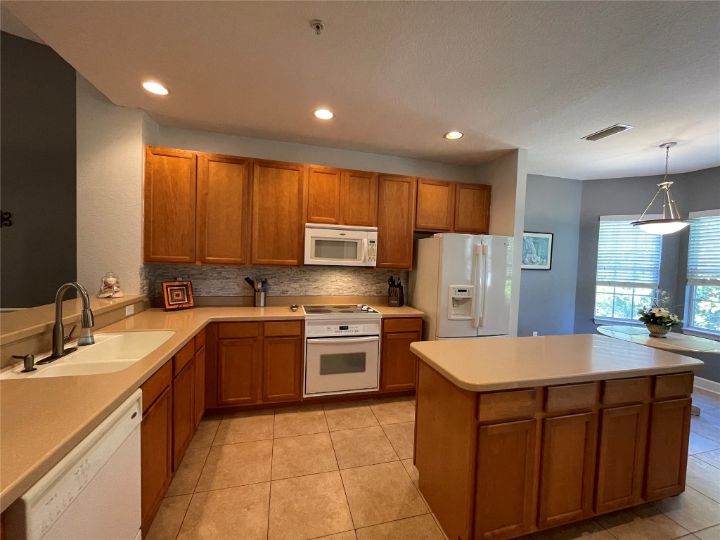96038 STONEY CREEK PARKWAY 905