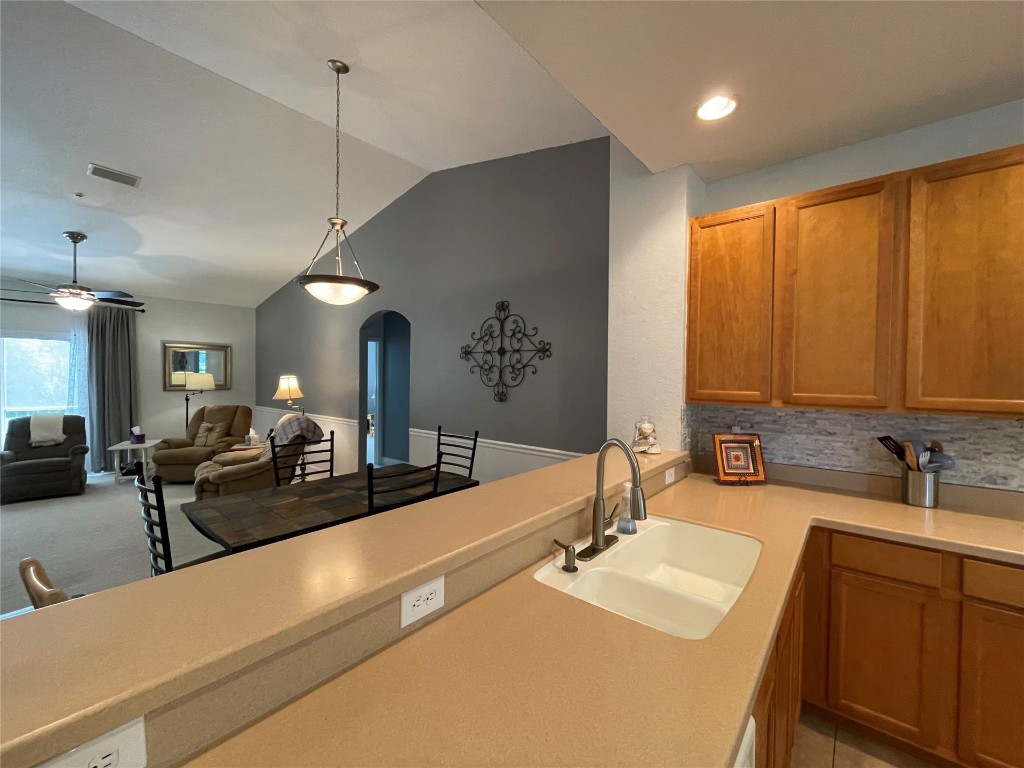 96038 STONEY CREEK PARKWAY 905