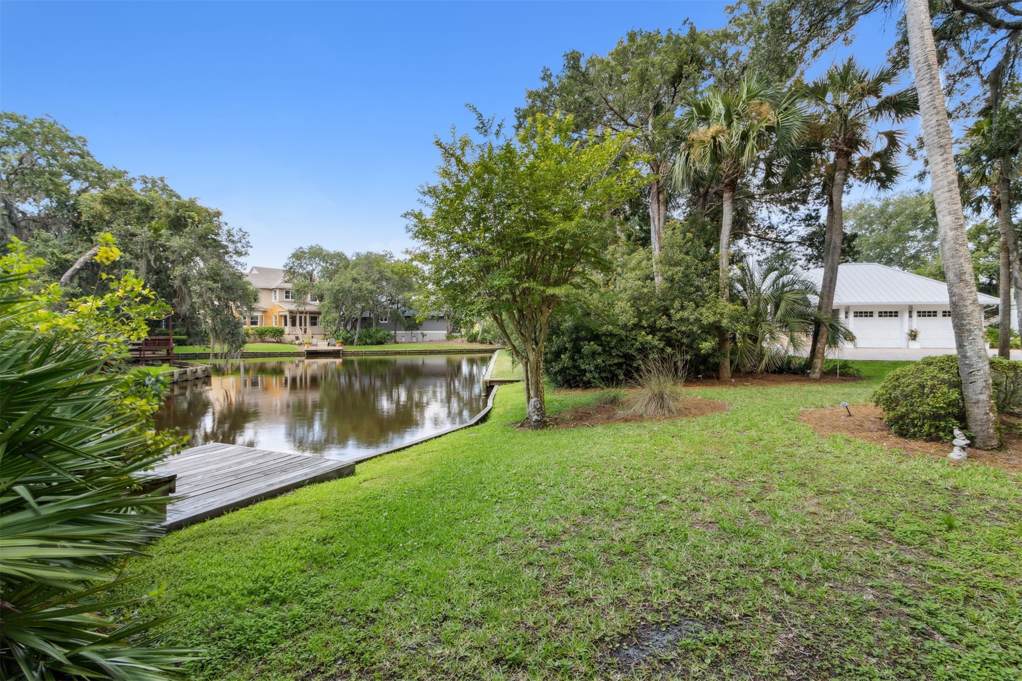 16 OAK POINT DRIVE