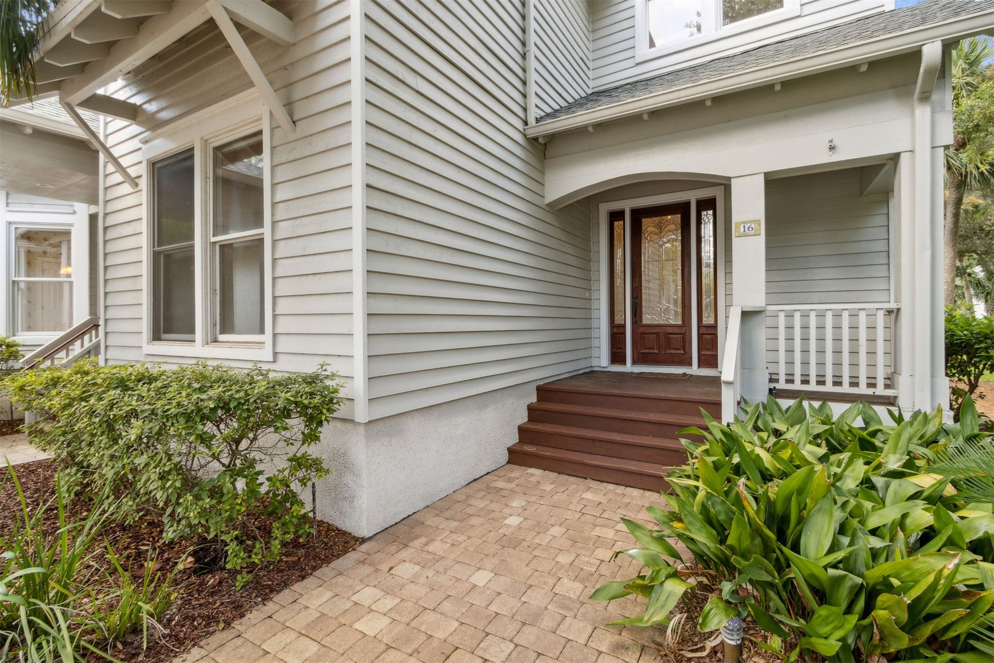 16 OAK POINT DRIVE