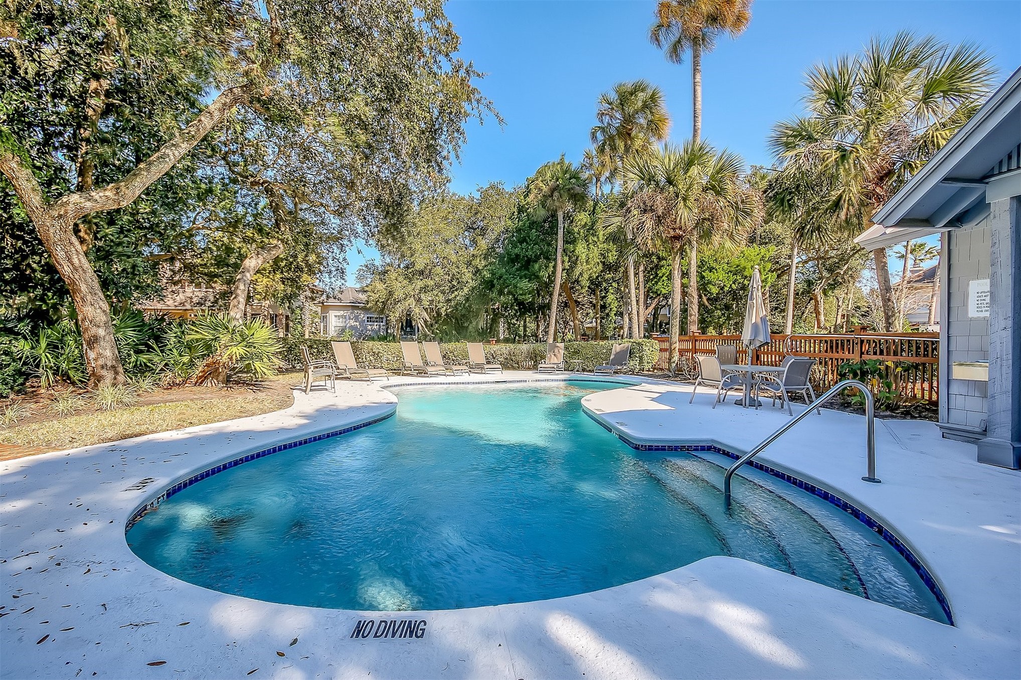 16 OAK POINT DRIVE