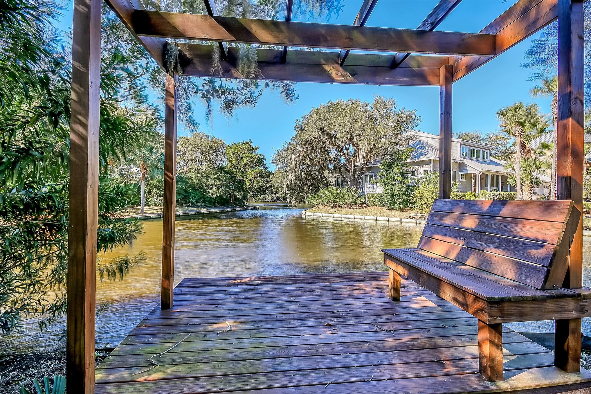 16 OAK POINT DRIVE