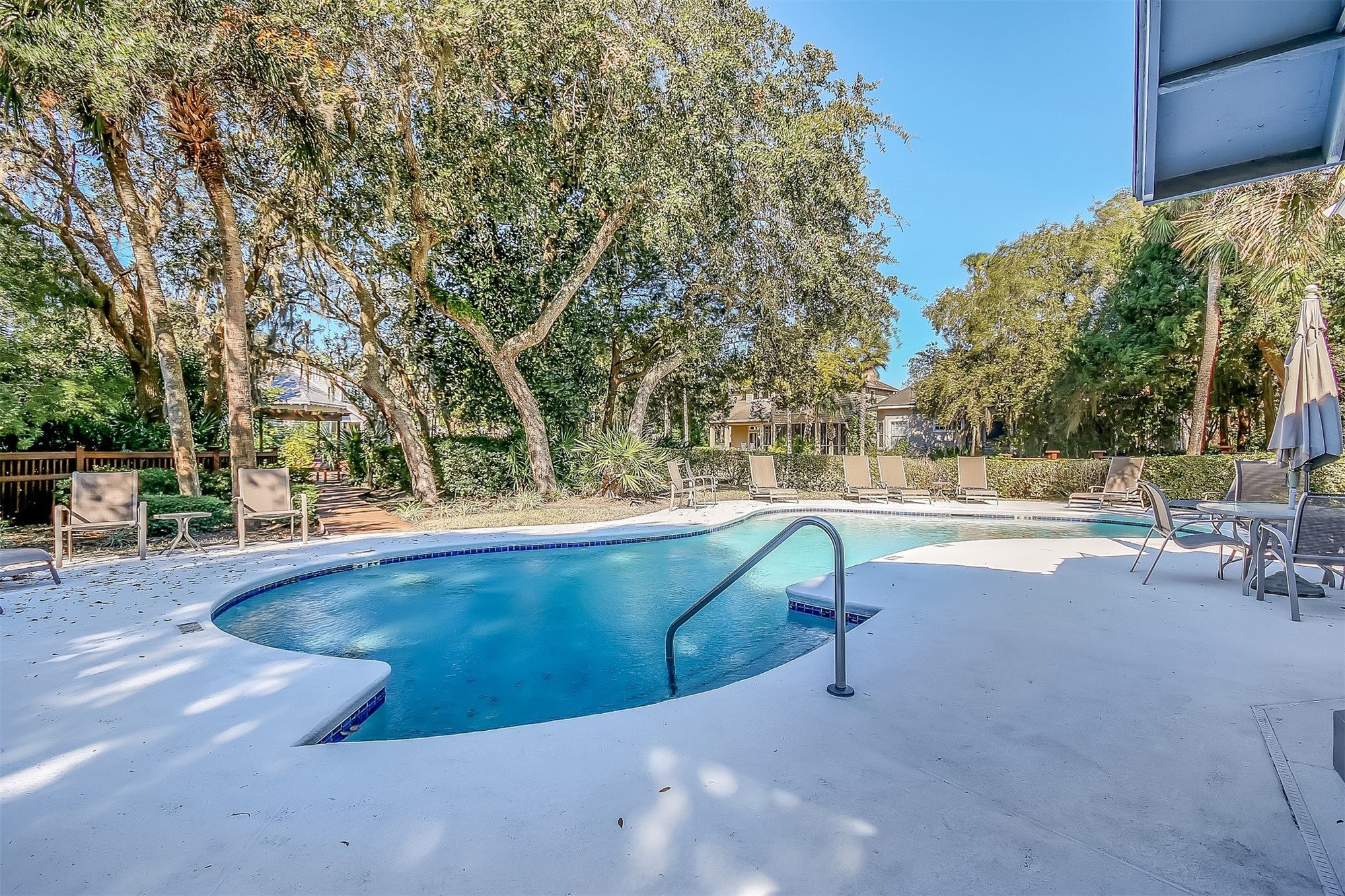 16 OAK POINT DRIVE