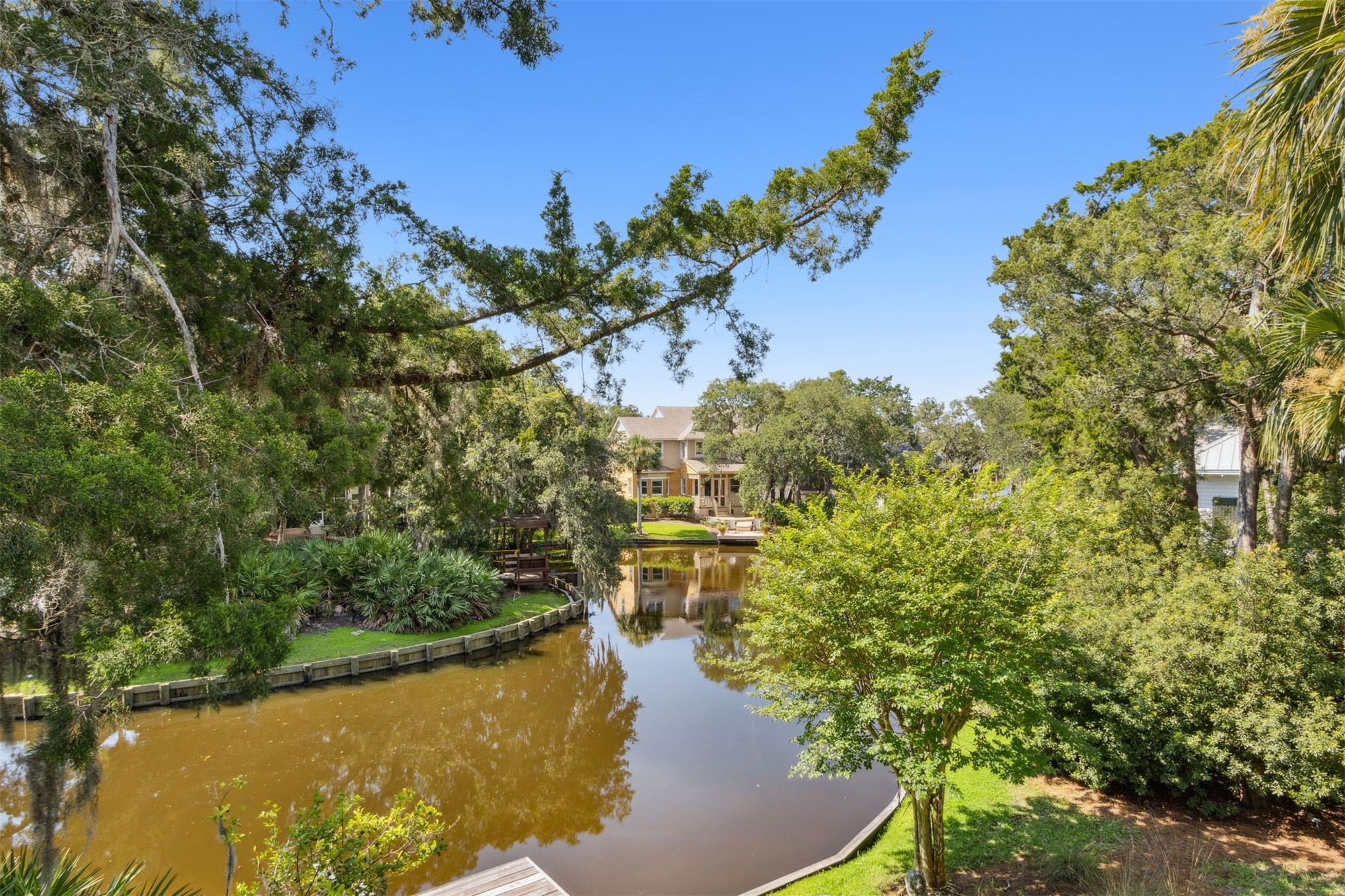 16 OAK POINT DRIVE