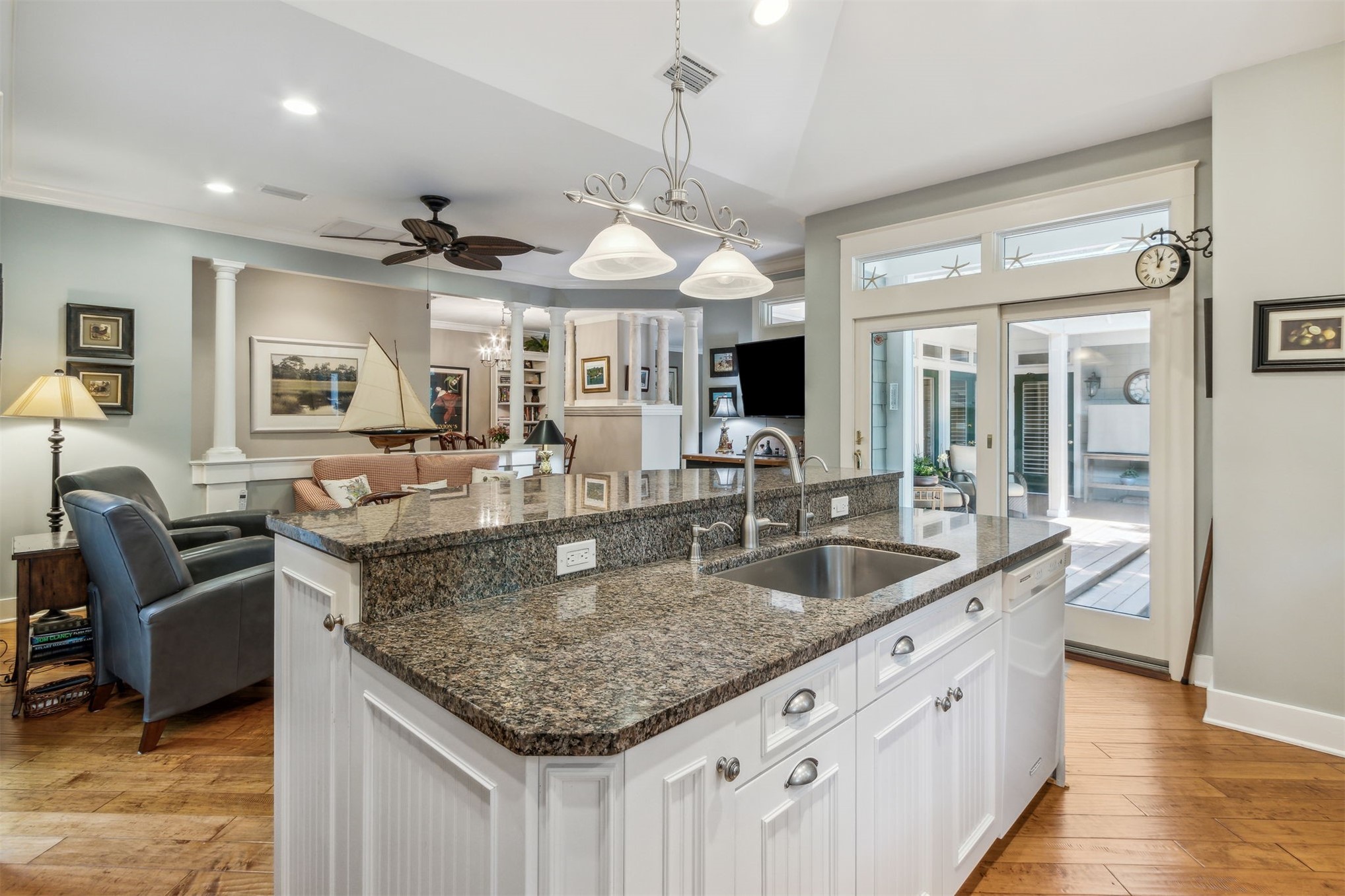 5 HERON OAKS COURT
