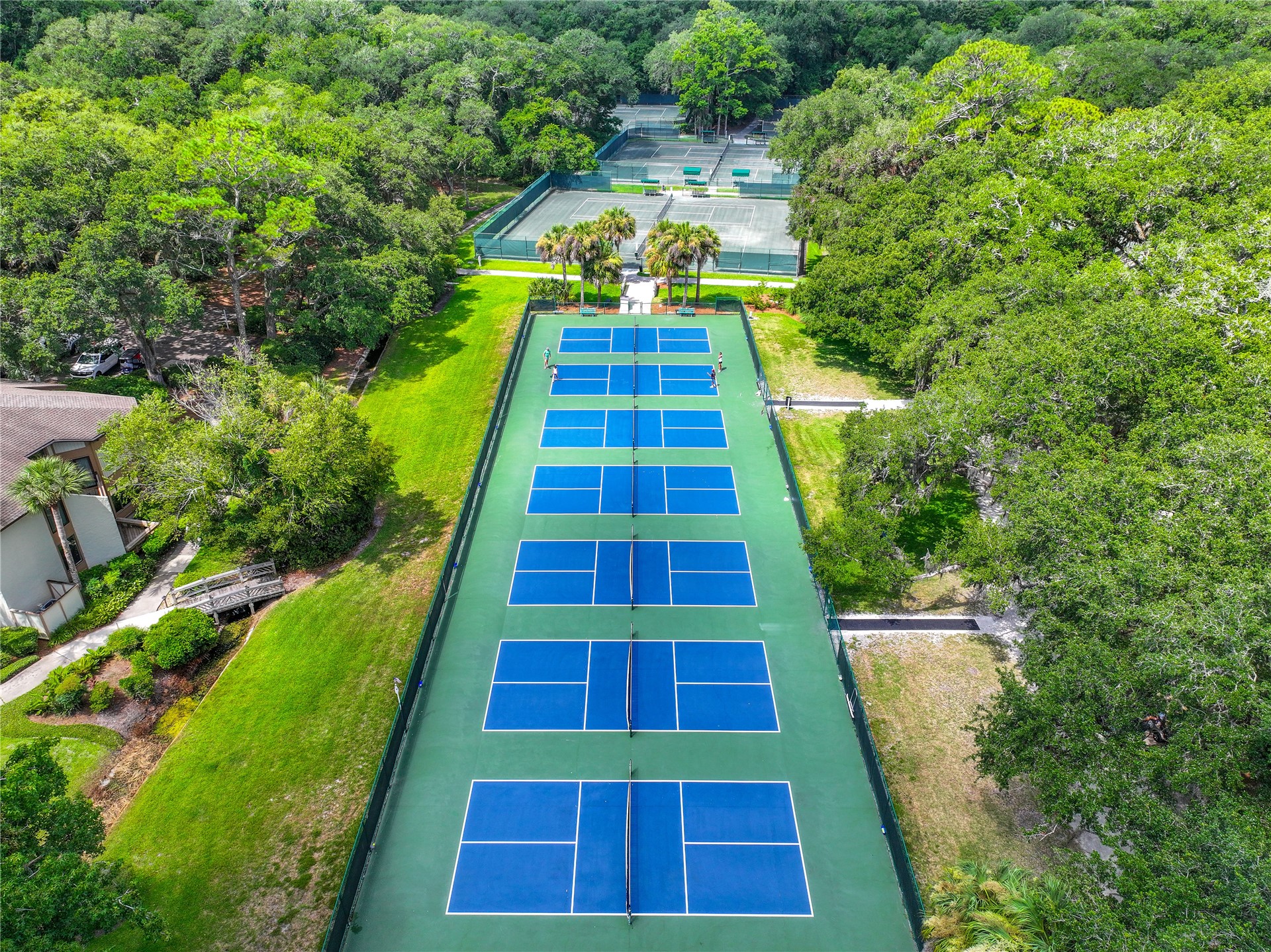 5 HERON OAKS COURT