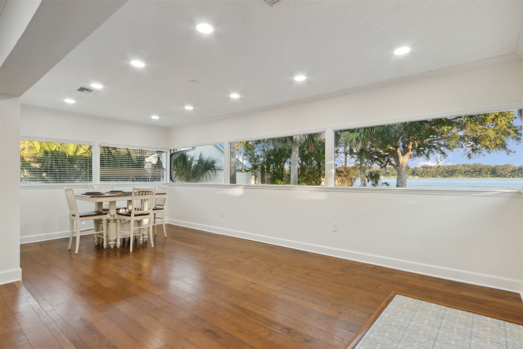 6944 RAMOTH DRIVE