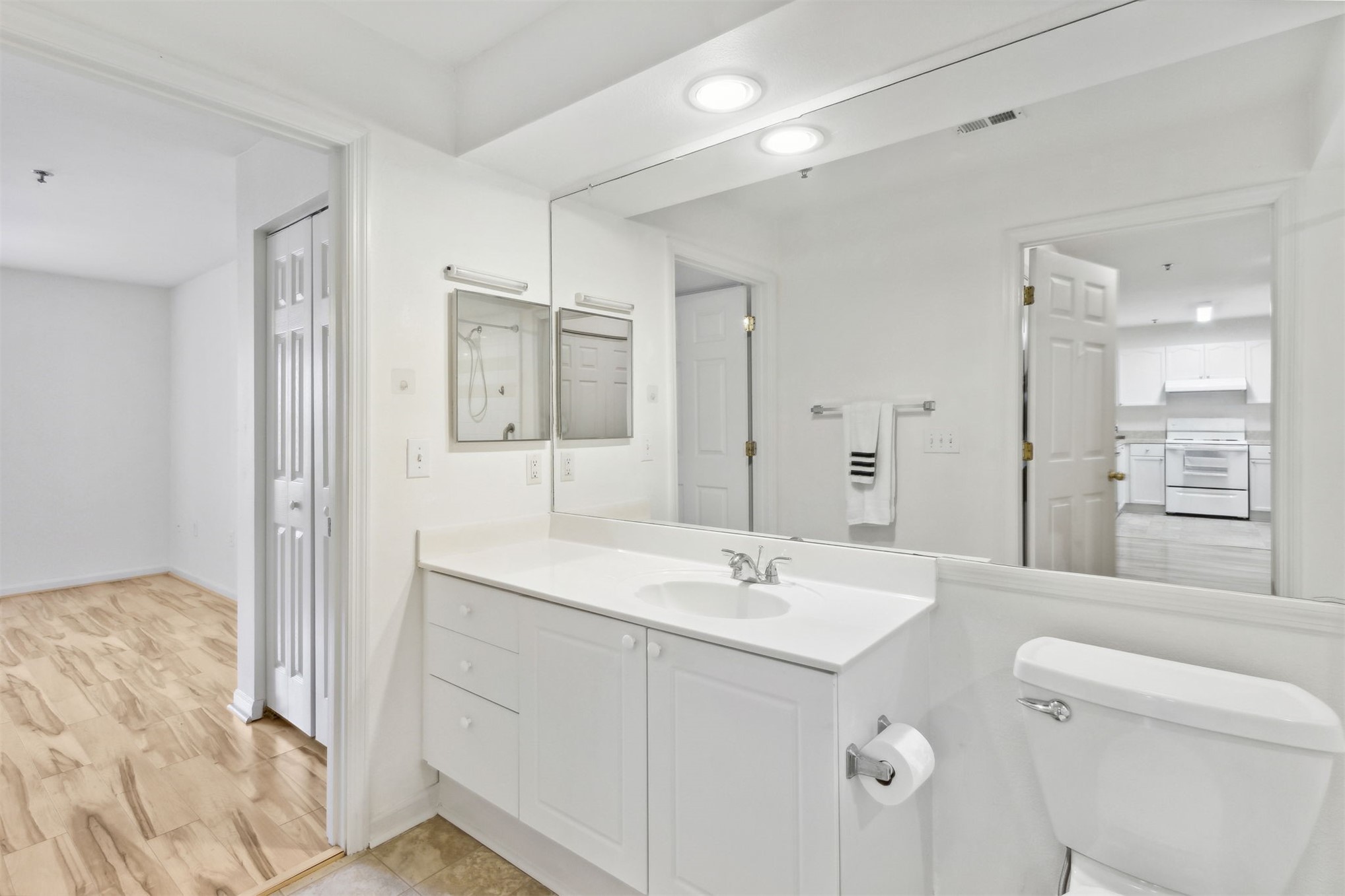 23671 BAHAMA POINT 1216