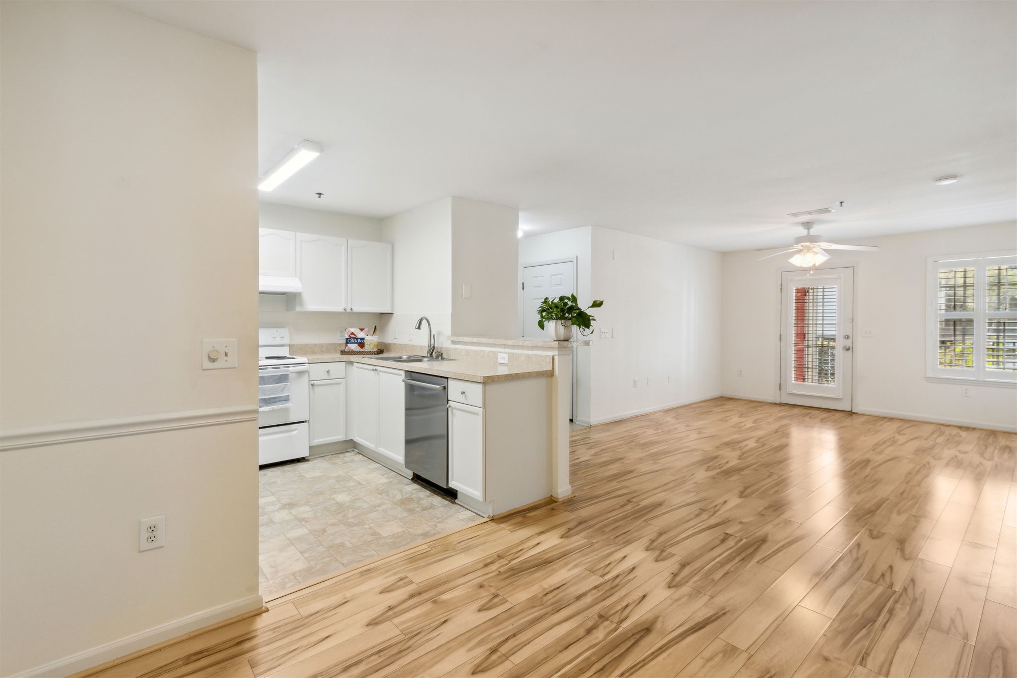 23671 BAHAMA POINT 1216