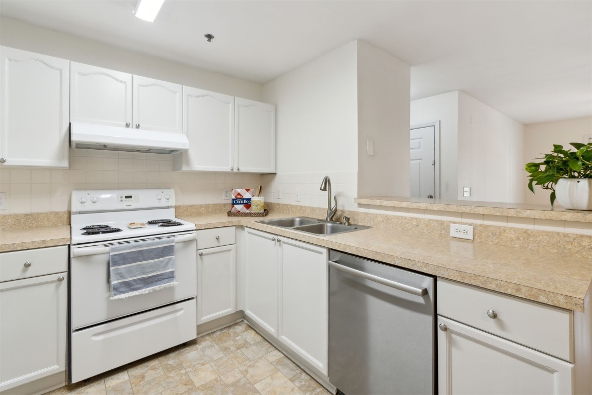 23671 BAHAMA POINT 1216