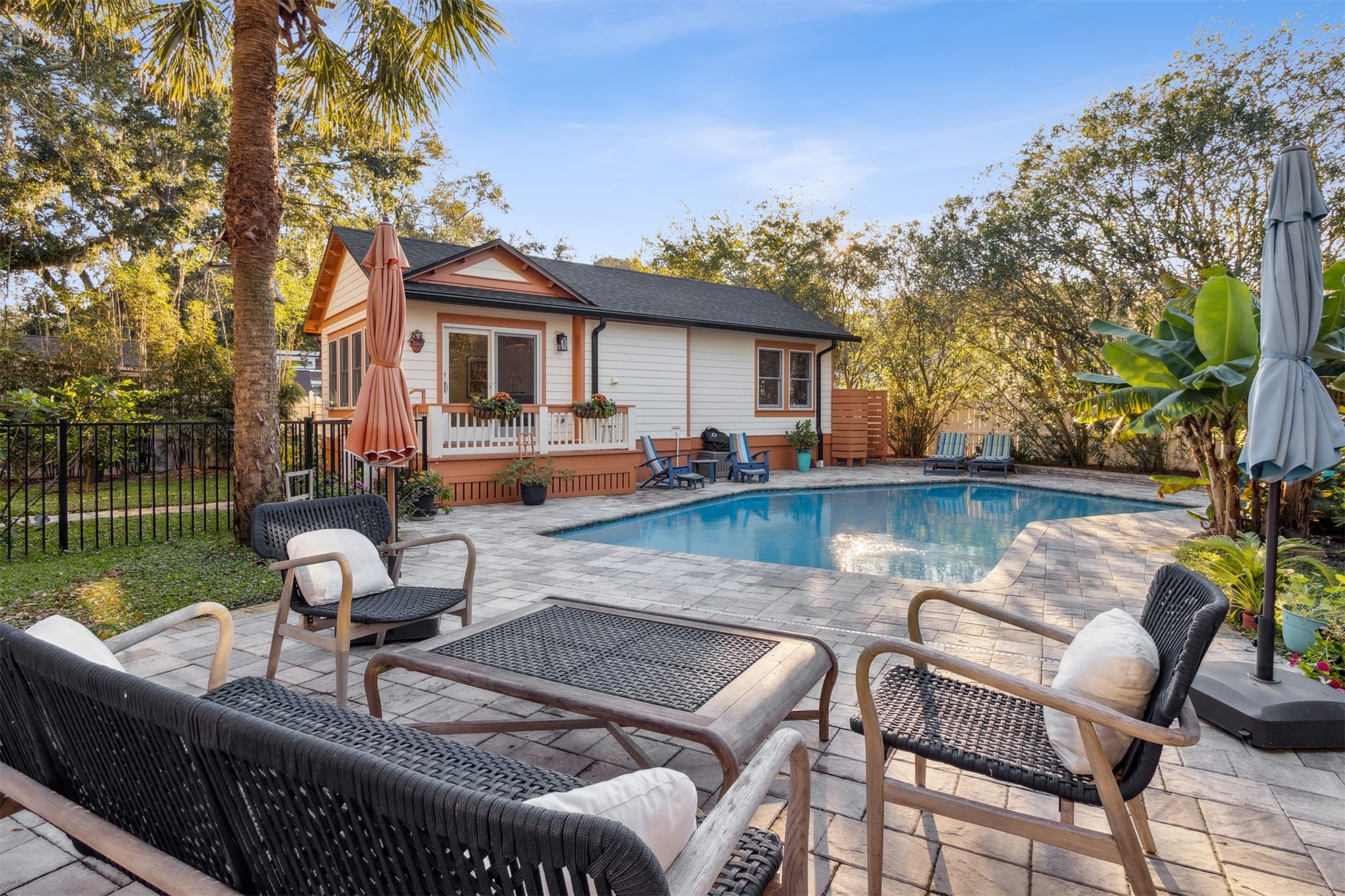 1931 SUNRISE DRIVE