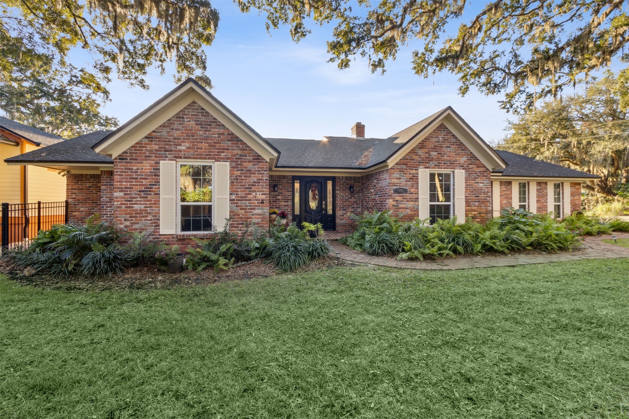 1931 SUNRISE DRIVE