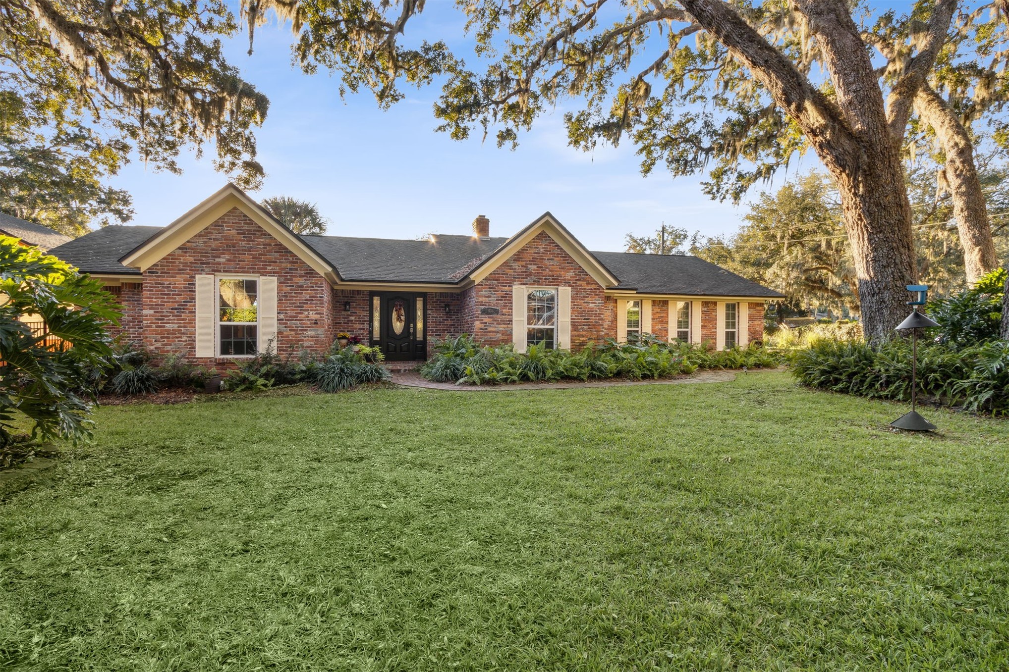 1931 SUNRISE DRIVE