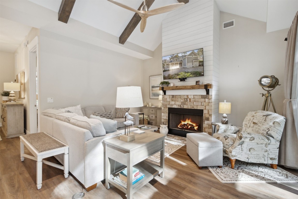 11 BELTED KINGFISHER