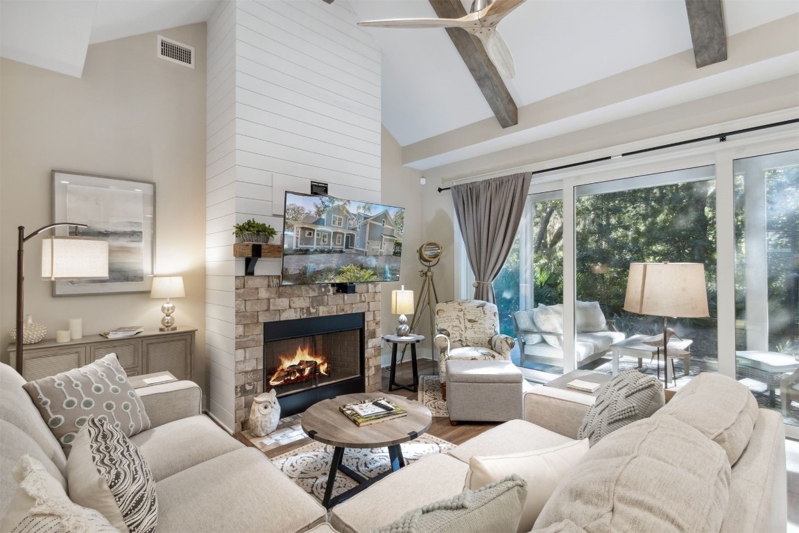 11 BELTED KINGFISHER