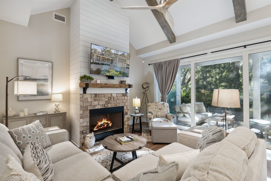 11 BELTED KINGFISHER