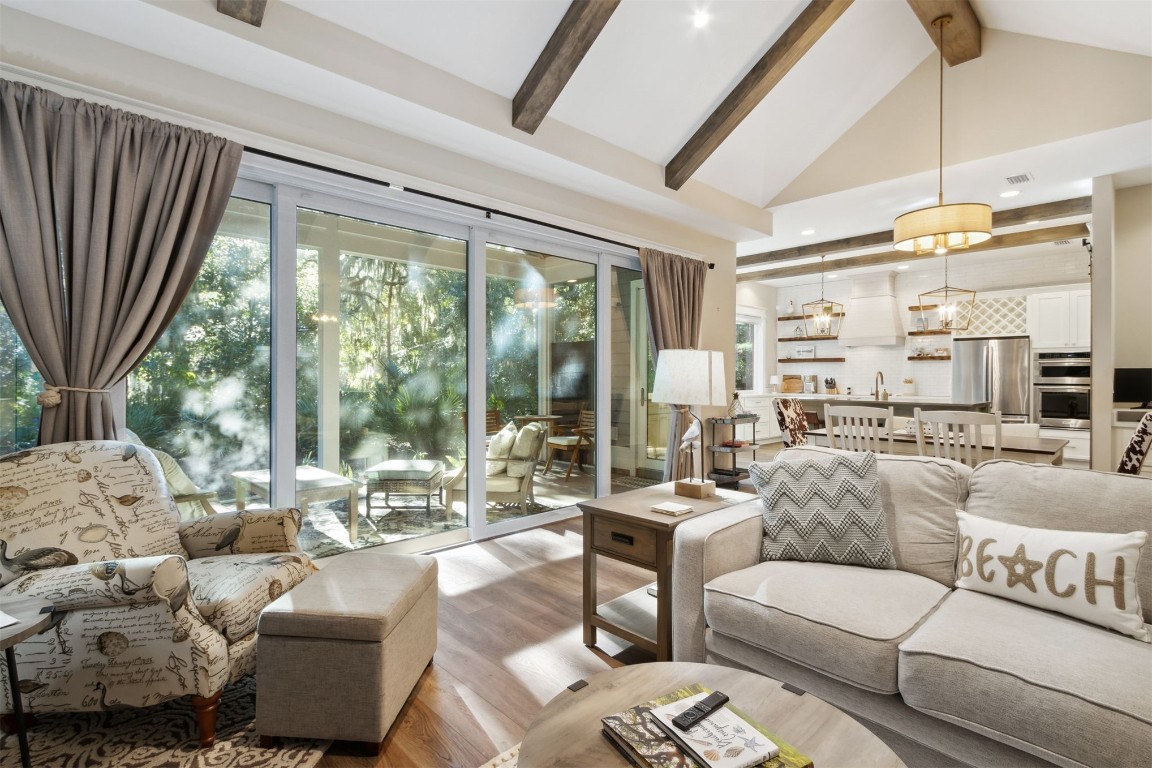 11 BELTED KINGFISHER