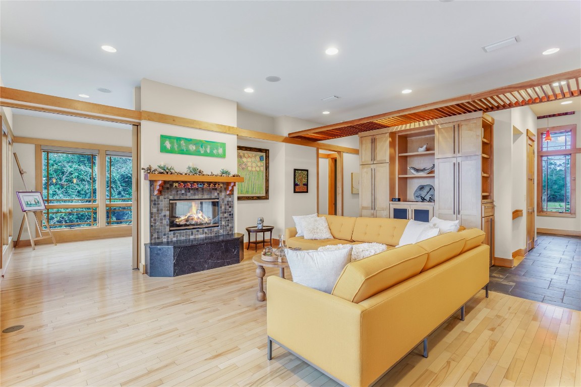 940564 OLD NASSAUVILLE ROAD