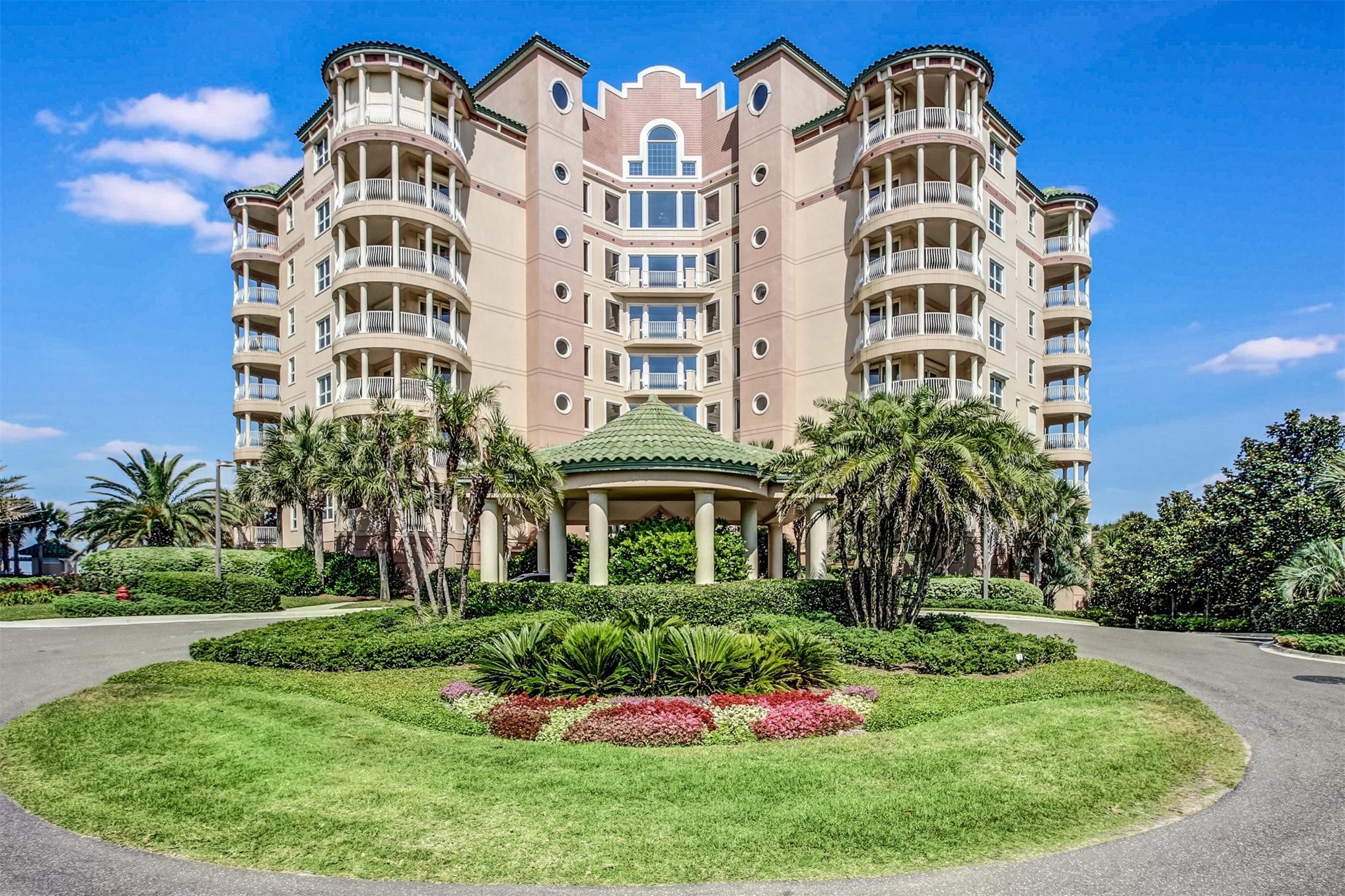719 OCEAN CLUB PLACE 719