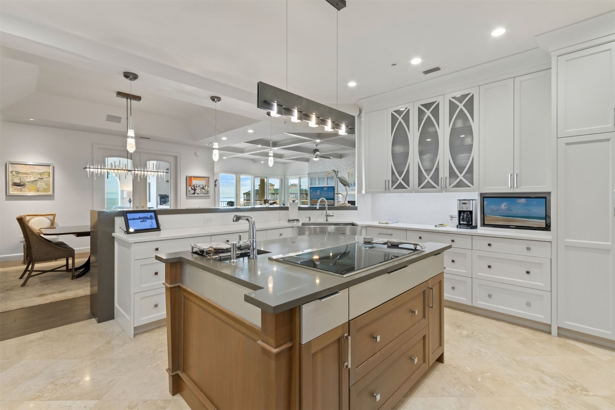 719 OCEAN CLUB PLACE 719