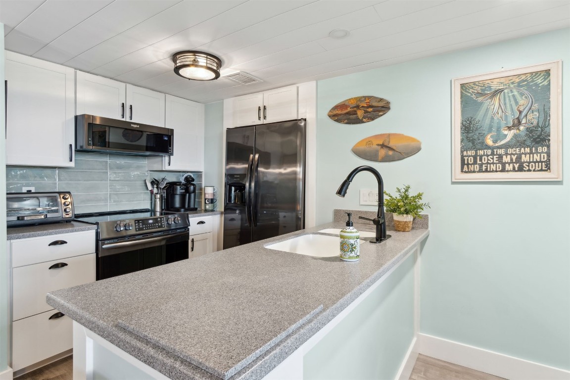 3056 S FLETCHER AVENUE 302