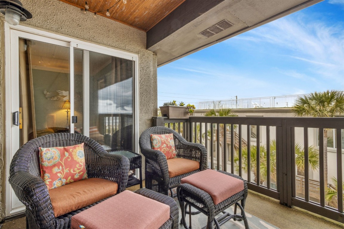 3056 S FLETCHER AVENUE 302