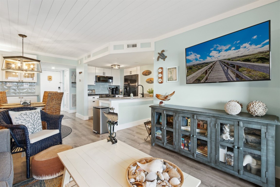 3056 S FLETCHER AVENUE 302