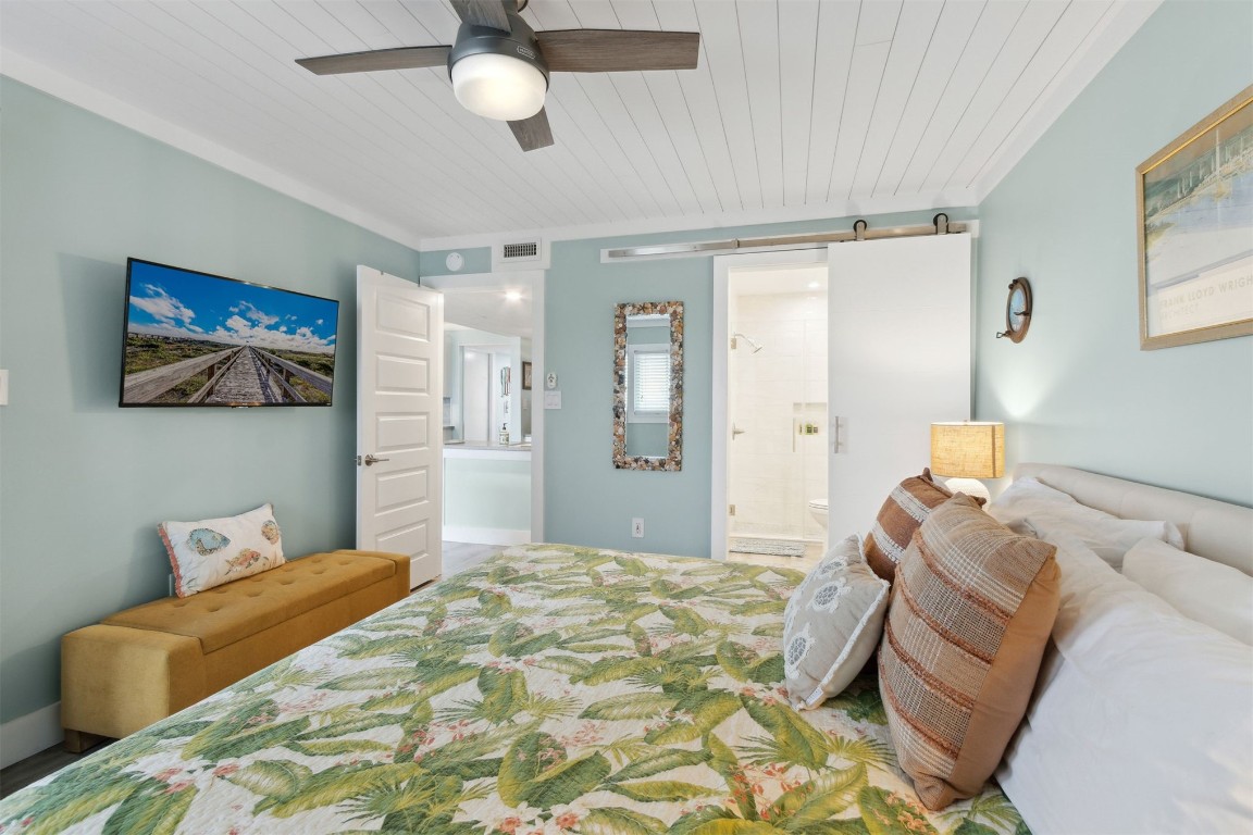 3056 S FLETCHER AVENUE 302