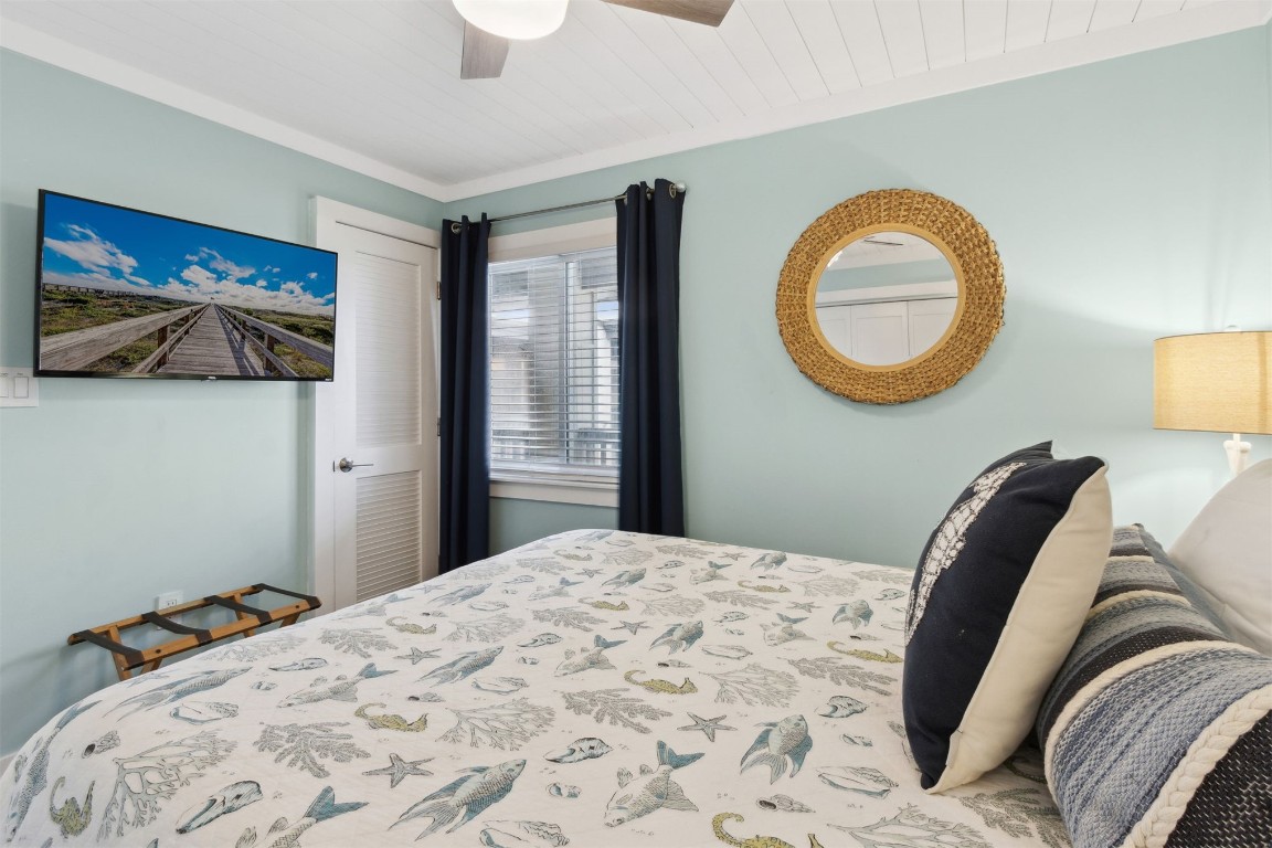 3056 S FLETCHER AVENUE 302