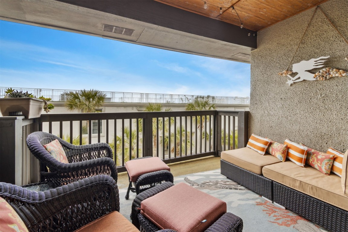 3056 S FLETCHER AVENUE 302