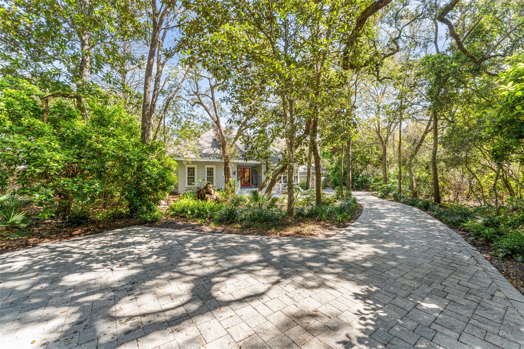 10 BUCKTHORNE DRIVE