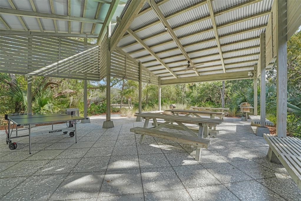 10 BUCKTHORNE DRIVE