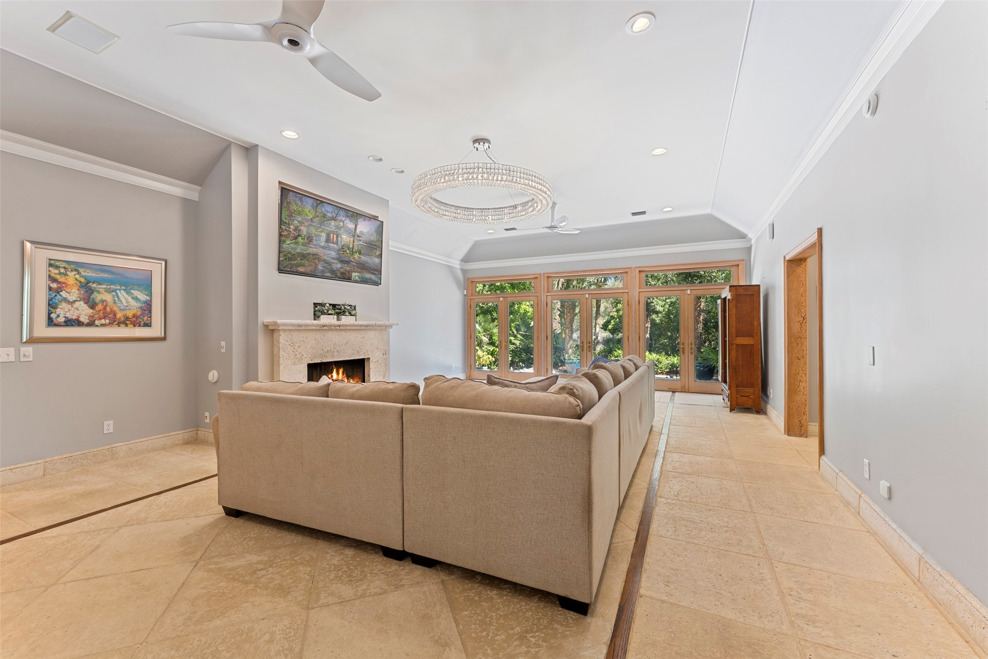 10 BUCKTHORNE DRIVE
