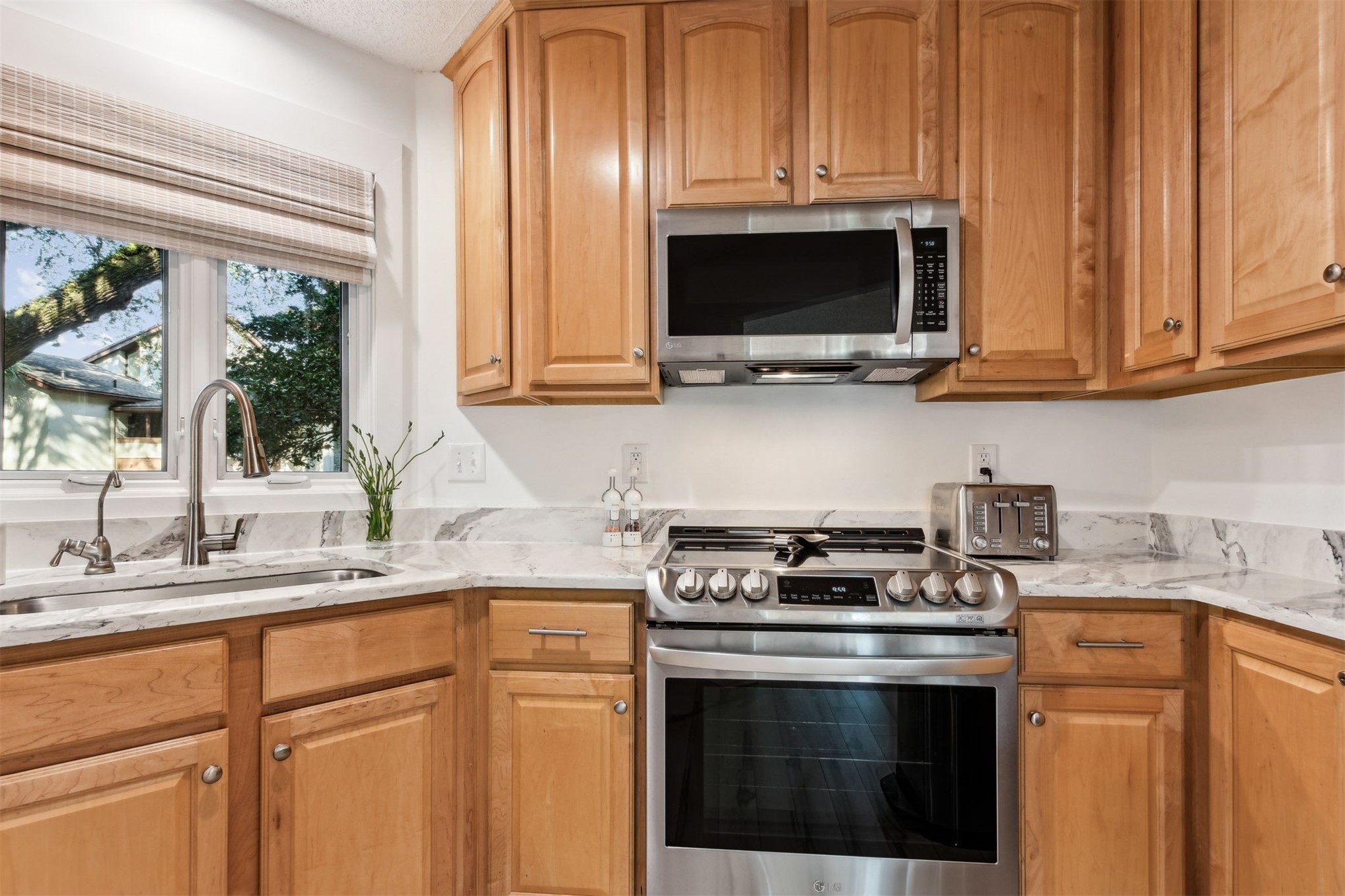 2306 / 2308 BOXWOOD LANE