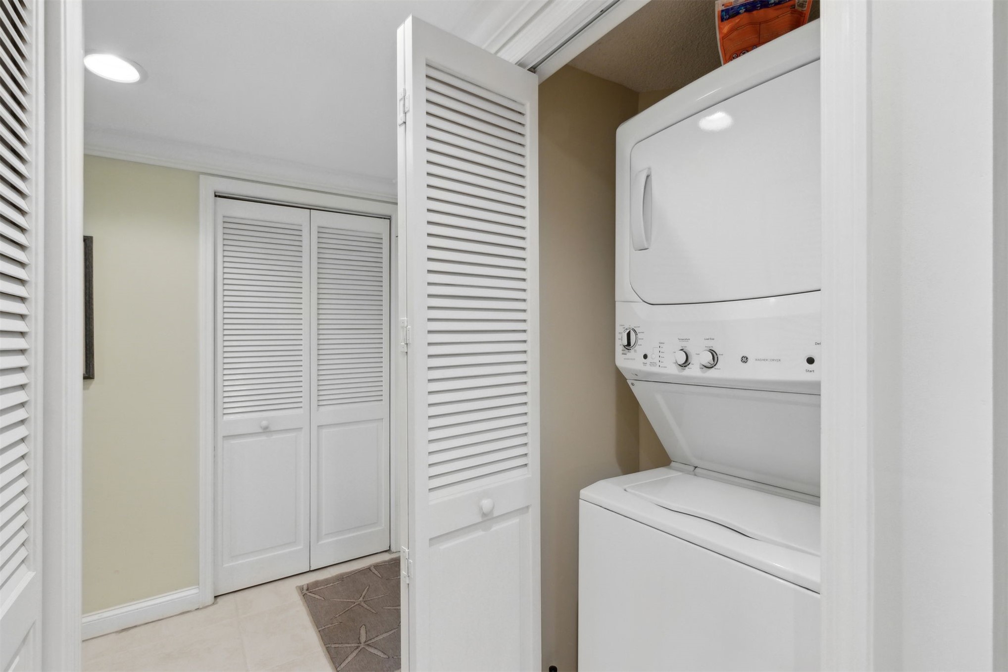 1651/1652 SEA DUNES PLACE 1637