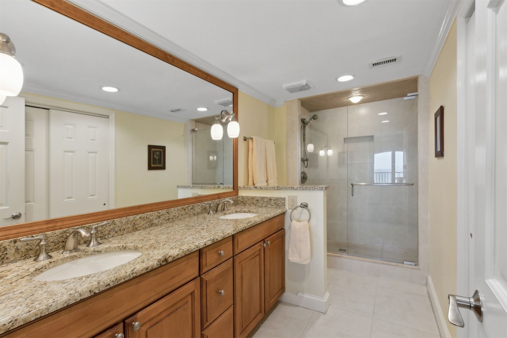 1651/1652 SEA DUNES PLACE 1637