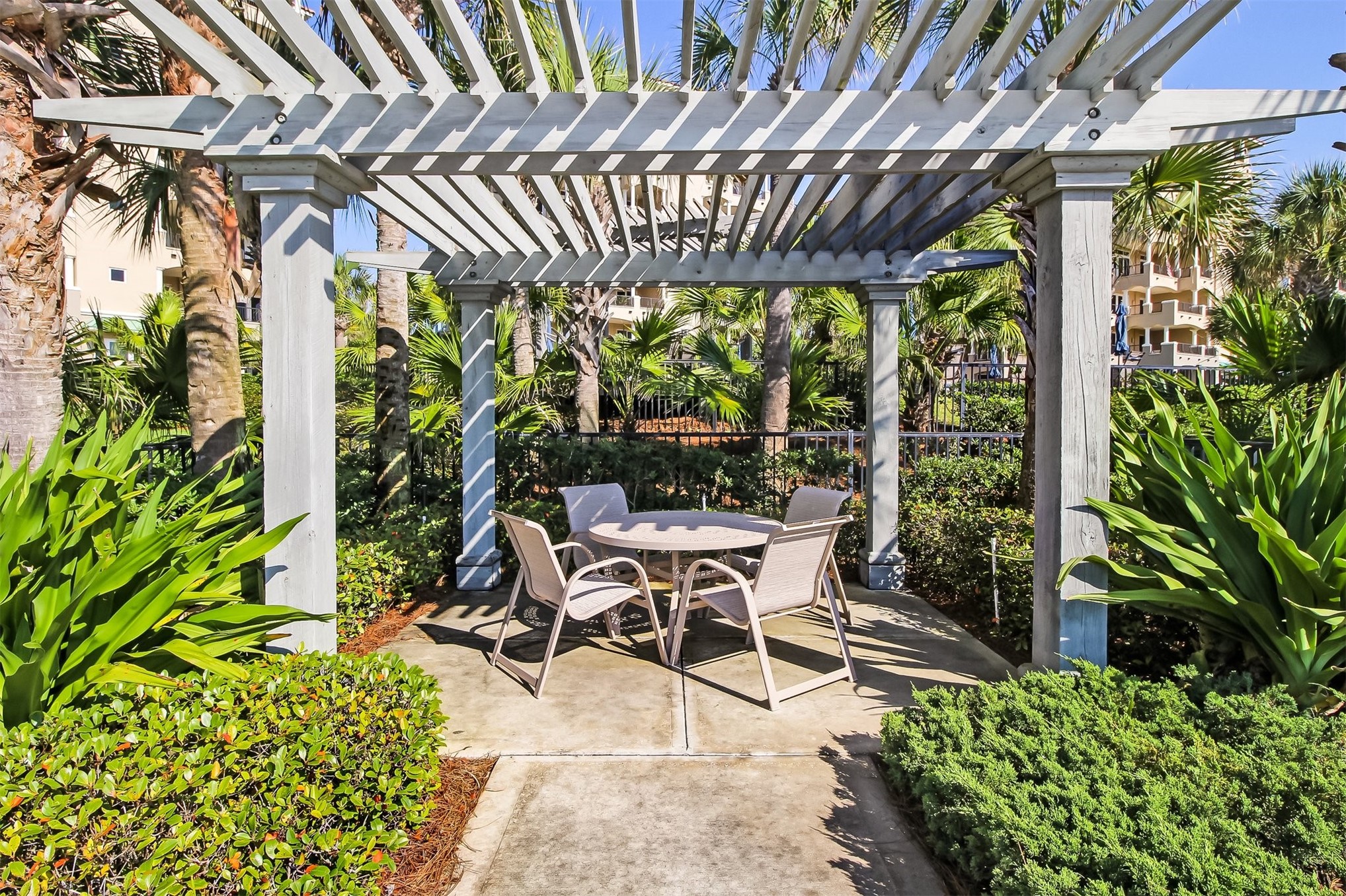1651/1652 SEA DUNES PLACE 1637